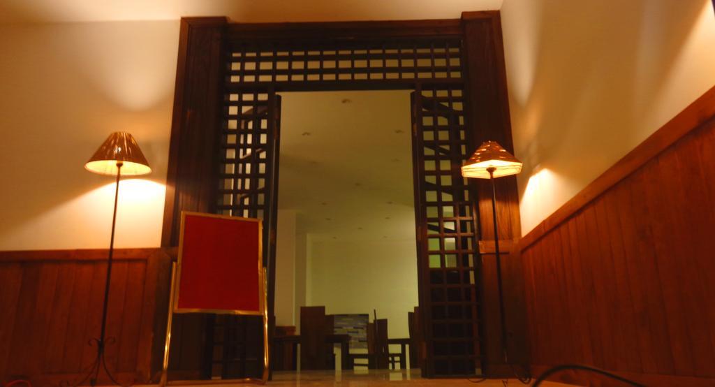 The Queensburry City Hotel Nuwara Eliya Extérieur photo