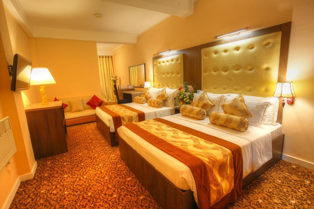 The Queensburry City Hotel Nuwara Eliya Extérieur photo