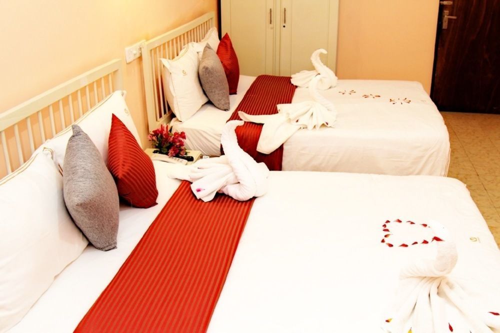 The Queensburry City Hotel Nuwara Eliya Extérieur photo