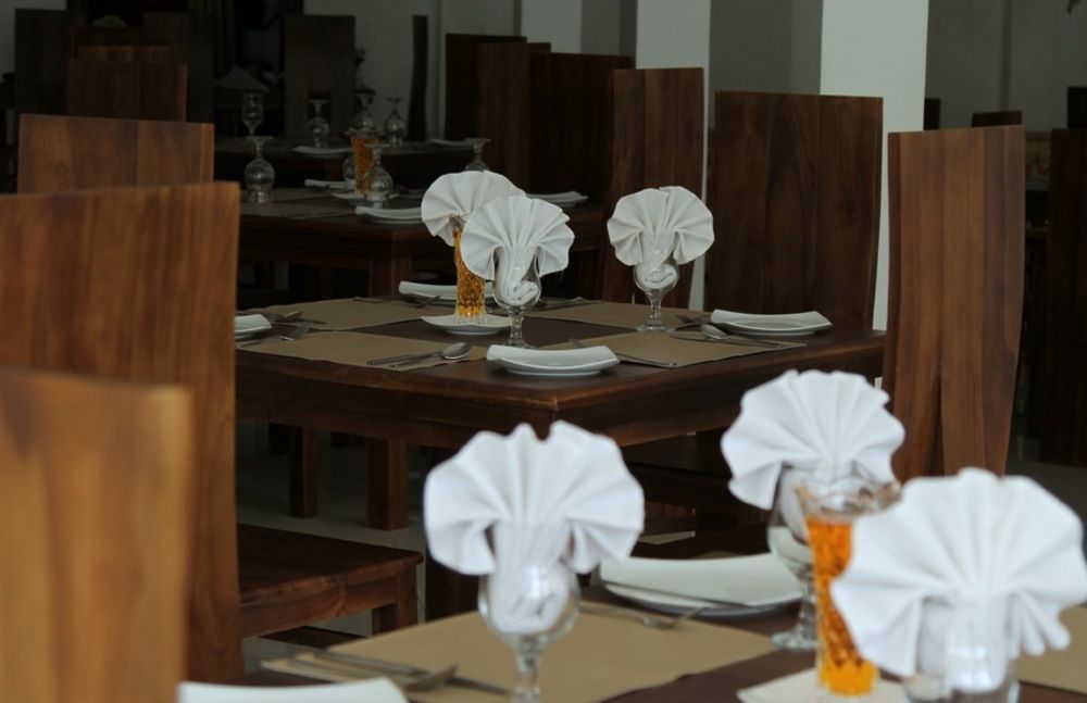 The Queensburry City Hotel Nuwara Eliya Extérieur photo